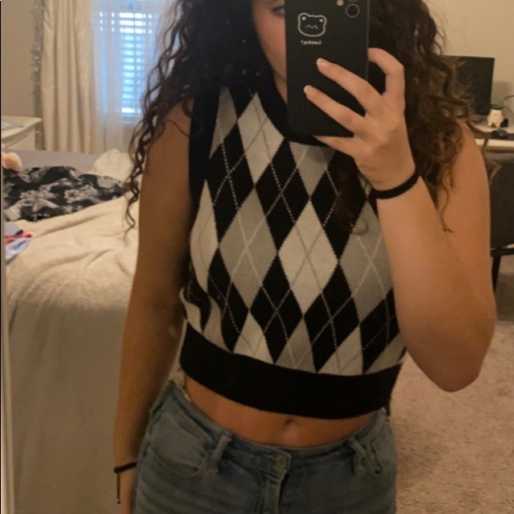 Pretty Checkered Black and White Sweater Vest